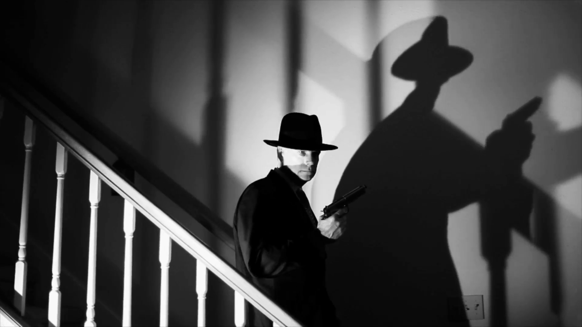 film-noir-gunman-walking-downstairs_ekec4cveg__F0000